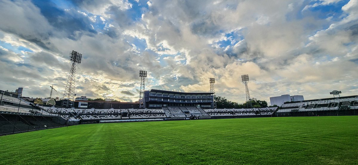 cotonogues's tweet photo. Creo que todos los Olimpistas coincidimos en algo, nos tenemos que despedir de nuestro estadio como lo conocimos hasta hoy.

Hay recuerdos que nunca vamos a borrar pero el Olimpia está destinado a grandes cosas en el futuro.

Mañana iniciaremos las gestiones para tratar de tener un último capítulo en casa.

¡Para Uno! ¡Para Siempre!