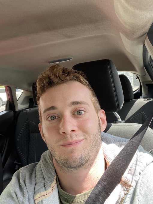 Anyone single? I&rsquo;m a whore! https://t.co/t65fUpKcRj