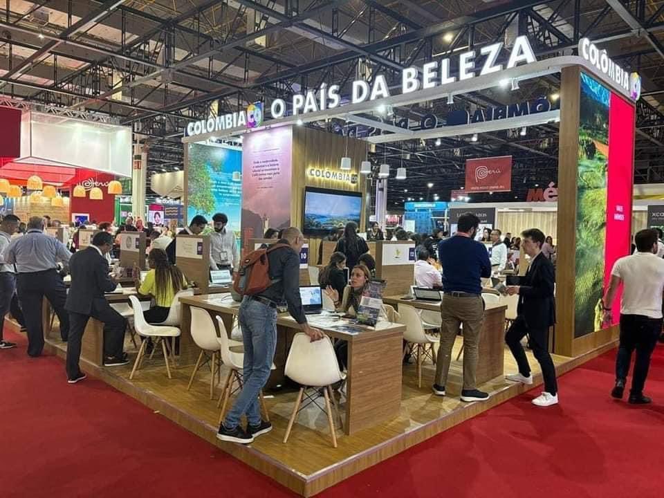 ZTuristica78197's tweet photo. San Andrés sigue brillando en el mapa turístico. Durante la WTM LA 2024 en Brasil, la Secretaría de Turismo presentó una oferta única a más de 20 líderes del sector. El interés por nuestras islas crece: en 2023, recibiendo 147,400 viajeros brasileños, ¡un aumento del 46%! https://t.co/39S1DVrzL9