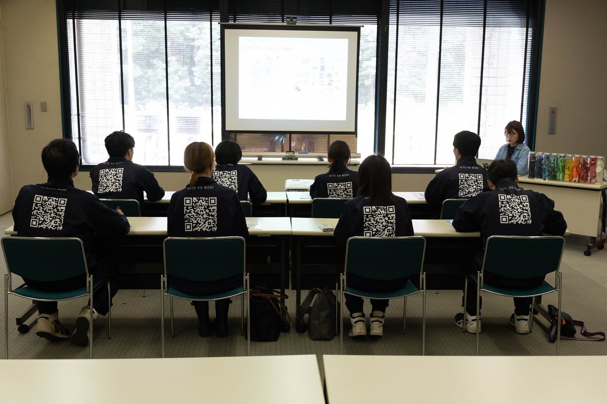 先日、人の森株式会社様の企業研修を担当しました。 海ごみの講義からのビーチクリーン。一見きれいに見えた海岸ですが、マイクロプラスチックを中心にたくさんのごみを集めることができました。 美化財団では、企業研修の受入れを行っています。 ご興味ある方はinfo@bikazaidan.or.jpまで。