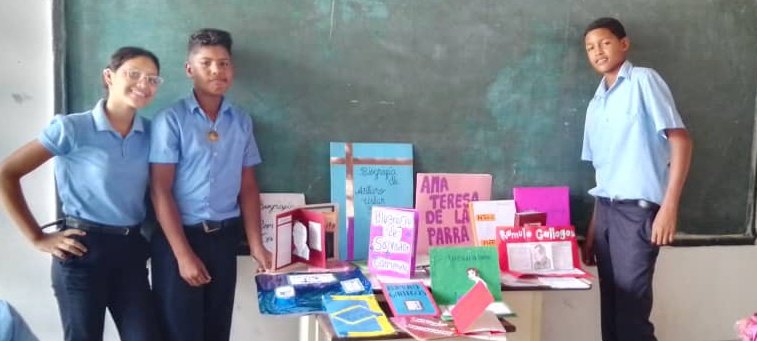 cdcepazcastillo's tweet photo. Desde las escuelas del Municipio Paz Castillo, Celebramos con Nuestros Niñ@s,adolescentes el dia del internacional del libro y del idioma, sabiendo que cada libro es una puerta abierta a cualquier mundo
@nicolasmaduro
@_laavanzadora
@mppeducacion
@rosabecerra3 
@ZYSEGMIRANDA https://t.co/EjMgWPCabV