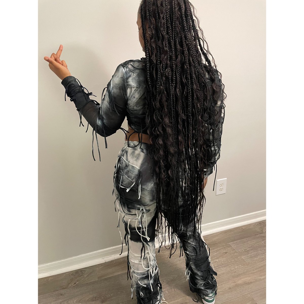 mmmK2x's tweet photo. Yesterday was my BIRTHday💜 happy 25 years to me 🎉 #Blessed #Taurus #TaurusSzn #4/23 https://t.co/VJDQznQoRC