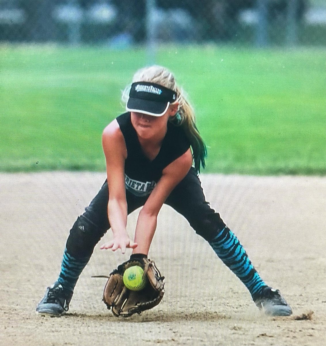 FresnoStateSB's tweet photo. 𝙃𝘼𝙋𝙋𝙔 𝙎𝙀𝙉𝙄𝙊𝙍 𝙒𝙀𝙀𝙆, @baileymarie22_🐾 https://t.co/0rD2dmb0mA