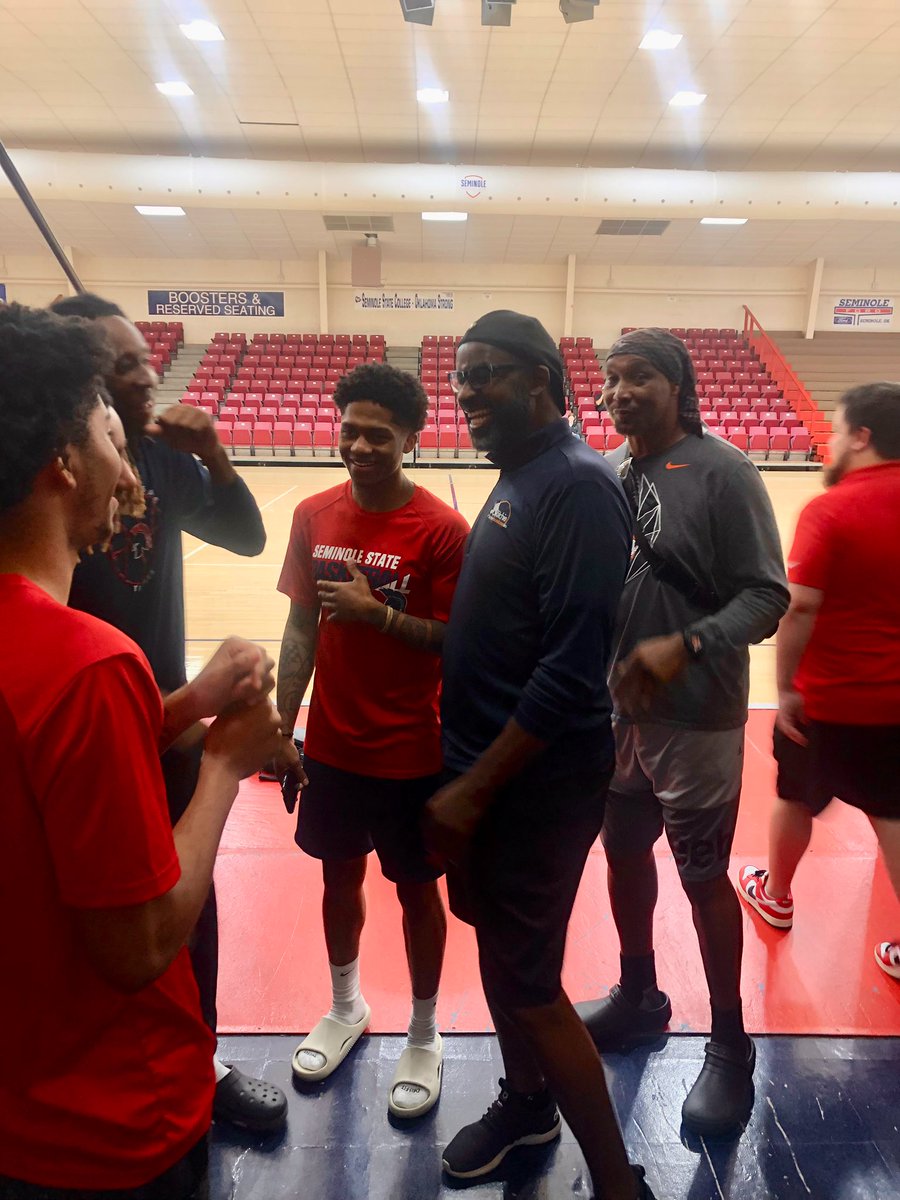 It was an honor to have Trojan alum & NBA player Anthony Bowie back on campus today to speak with our team! The entire “ABC Gang” was present: Ray Alford Anthony Bowie William Childs They led the 1983 Trojan team to a 2nd place finish in the 1983 NJCAA National Tournament .