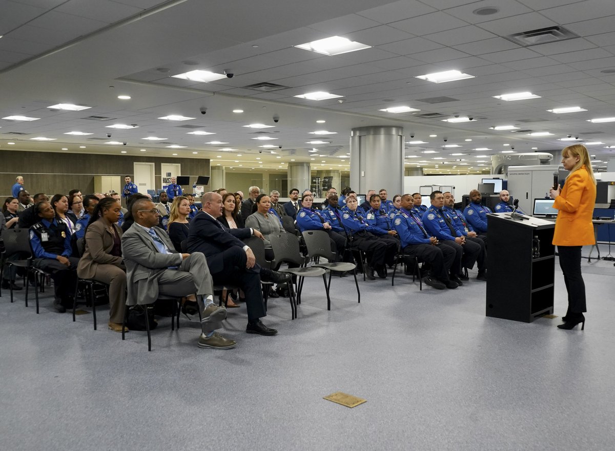 In 2023, @LASairport handled over 57 million passengers. I met with and thanked the local @TSA and @CBP workforce who made that possible – for all they do to keep travelers, their belongings, and the American public safe and on schedule.