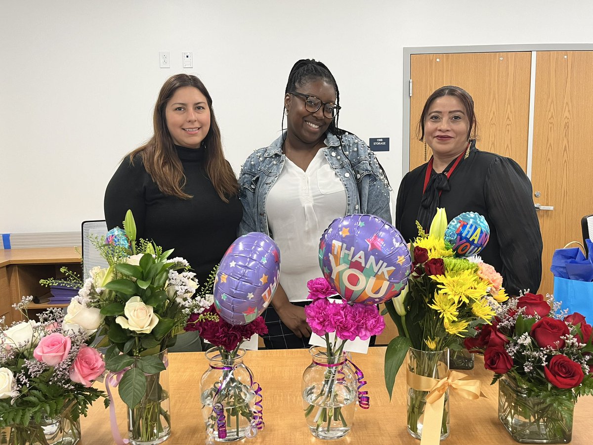 DouglasMacArthurPrincipal (@dmprincipal) on Twitter photo It was Administrative Professional’s Day and one day isn’t quite enough to thank you for everything that you do! Thank you to our amazing office staff! We appreciate you!! <a href="/ACPSk12/">Alexandria City Public Schools</a> #MacArthurStarsSineBrightly #AdministrativeProfessionalsDay #ThnxACPSAdmins It was Administrative Professional’s Day and one day isn’t quite enough to thank you for everything that you do! Thank you to our amazing office staff! We appreciate you!! <a href="/ACPSk12/">Alexandria City Public Schools</a> #MacArthurStarsSineBrightly #AdministrativeProfessionalsDay #ThnxACPSAdmins
