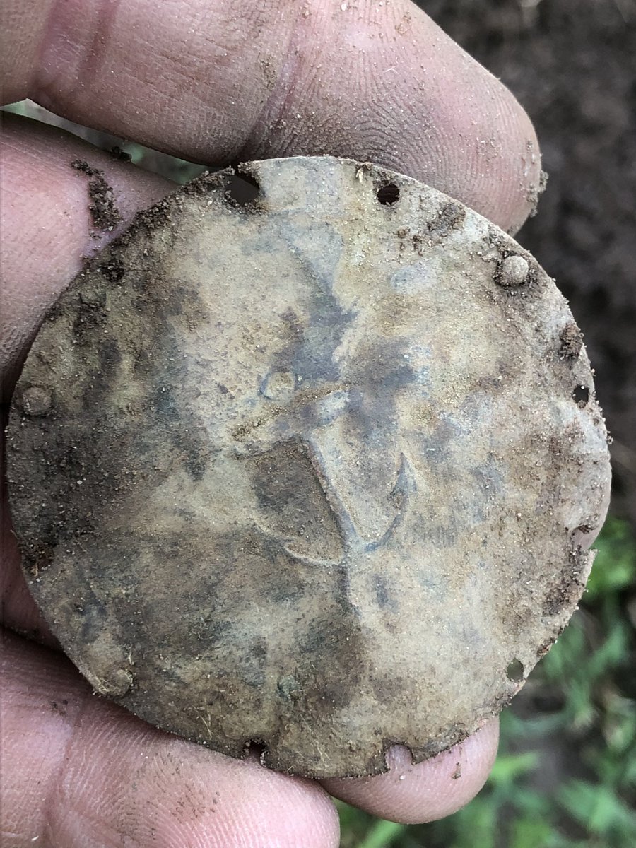 It’s #Navy I believe. Any help identifying this piece would be greatly appreciated. #metaldetecting