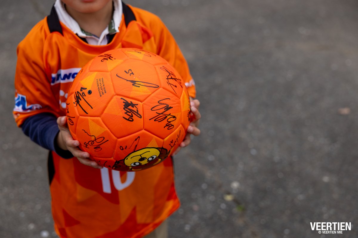 ヴィアティン三重 サッカーボール サッカーボール サイン入り