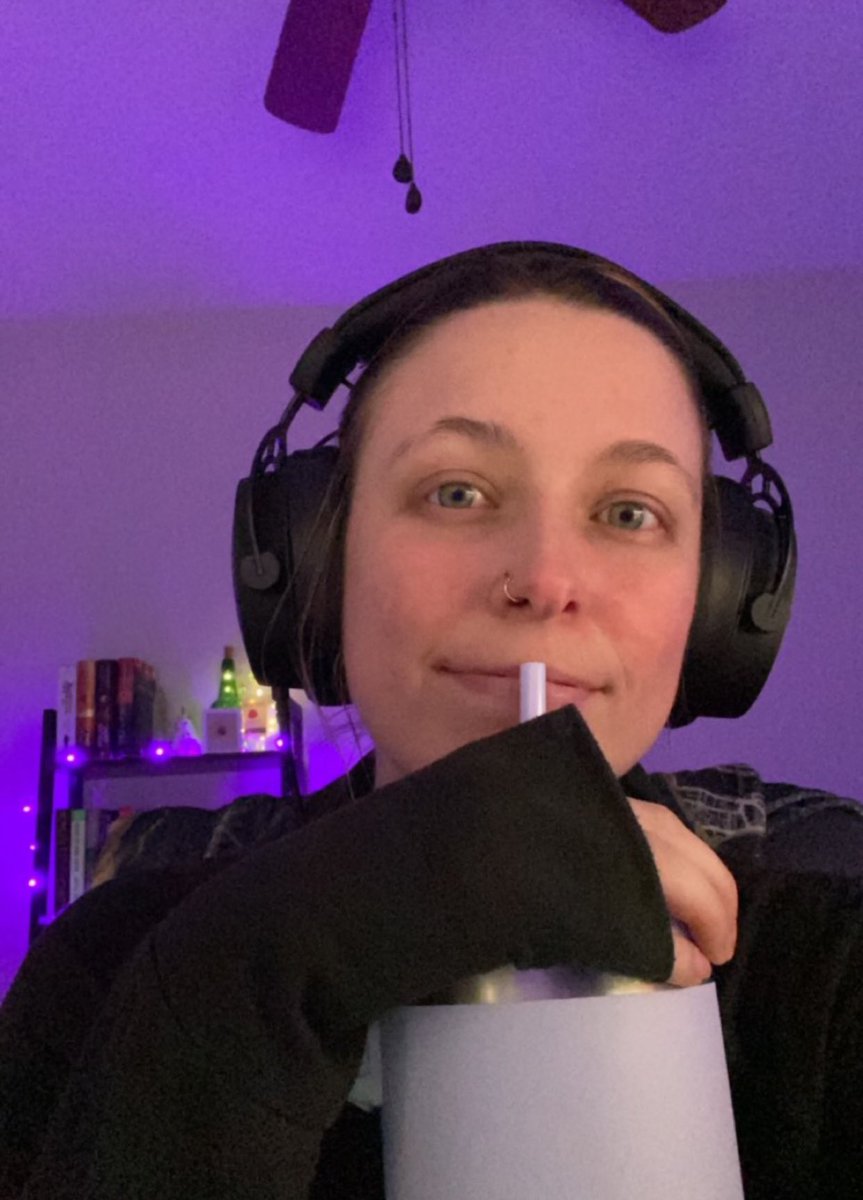 tell me what to stream, i’m live 

twitch.tv/btwimryleeee