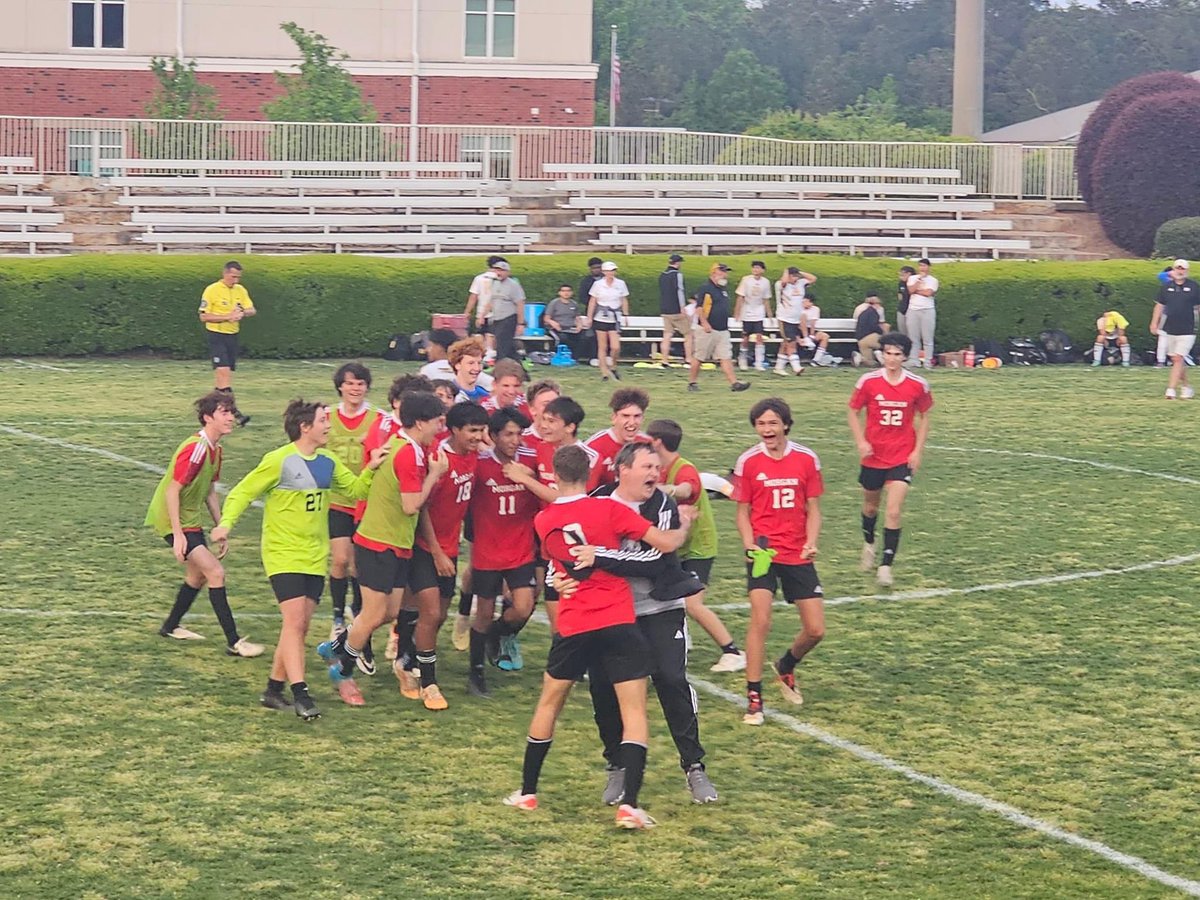 Elite 8 bound baby!!!! 4-2 win over Peach Co. ⚽️💪🏾💪🏾@GALakeSports @nathanlowerytfc @GA_HS_Soccer @OfficialGHSA @GamecockMSoccer