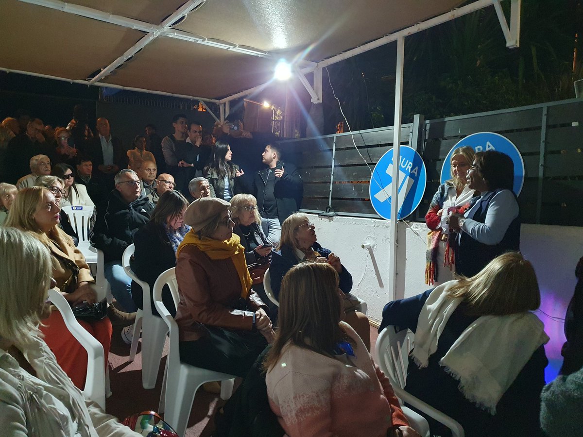 Los Herreristas de Poncho Blanco de la @lista71 sumando en la inauguración del local de Rambla frente al Club Náutico junto a la Senadora Gloria Rodríguez y la Edila @adribalcarcel #HagamosHistoria #LauraPresidenta @lauraraffo @sumar_uy @Luisaheber @gloriasaravista @HerrerismoUy