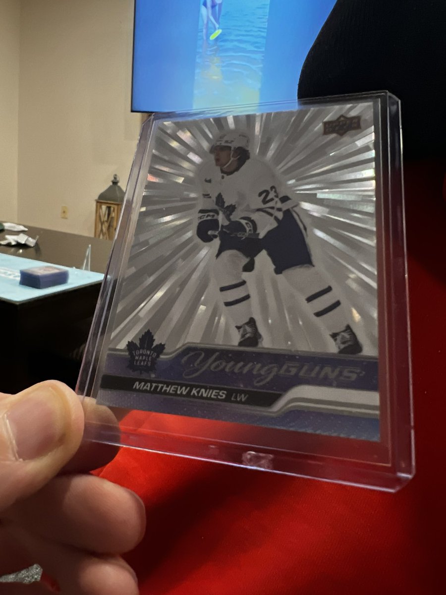 I love my Outburst Silver Matthew Knies Rookie Card!! #TorontoMapleLeafs #MatthewKnies