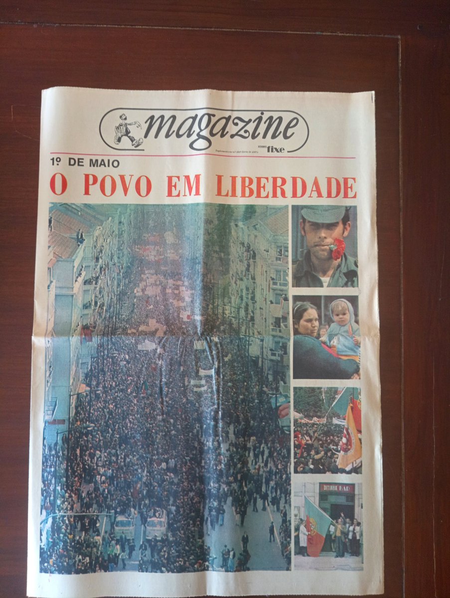 Os jornais dos dias 25 de Abril e 1 de Maio de 1974 que o meu pai guardou durante 50 anos e que agora são meus. 
A memória não se apaga! 25 de Abril sempre!