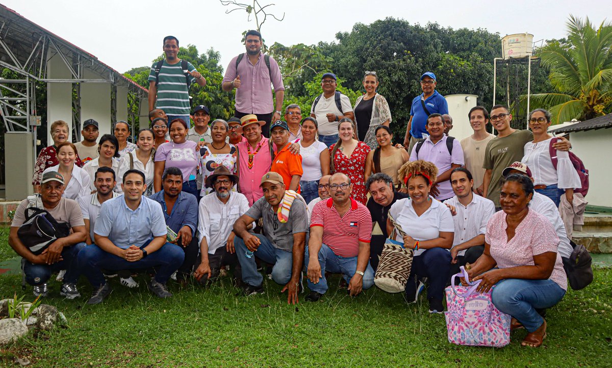 'En diálogo con líderes comunitarios en Urabá se compartieron propuestas para fortalecer la restitución de tierras. Un líder expresó: 'Sentimos esperanza de regresar a nuestros hogares y reconstruir nuestras vidas en familia'. #RestituciónDeTierras #GobiernoDelCambio #Urabá