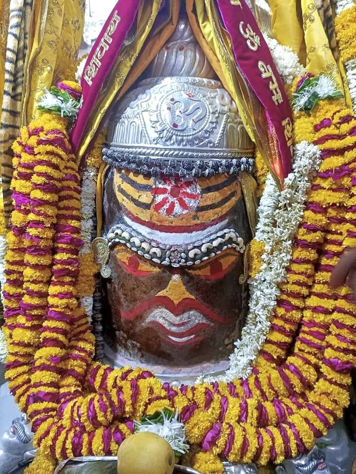 श्री महाकालेश्वर ज्योतिर्लिंग जी के आज के भस्म आरती श्रृंगार दिव्य दर्शन 25.04.2024