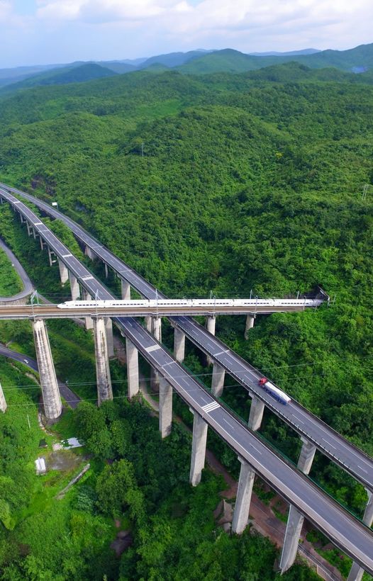 El Señor Trece 🌎✈️ Impresionante puente para trenes de alta velocidad en China