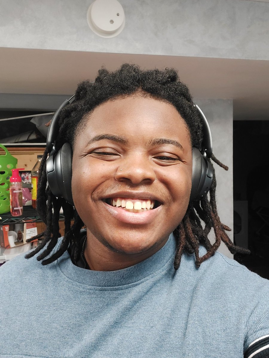 SacredJT's tweet photo. I turned 23 today and I'm very cute. https://t.co/kotiF1mP4e