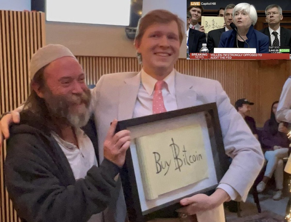 The guy who photobombed Janet Yellen with a “Buy Bitcoin” sign back in July 2017, just auctioned off the notepad for 16 Bitcoin (over $1 million!) to Justin, A.K.A. Squirrekkywrath! #Bitcoin 🪧🐿️