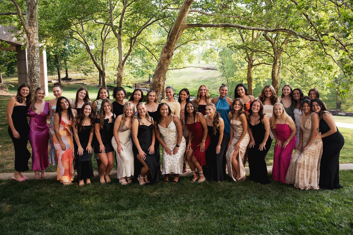 ORUWSoccer's tweet photo. Showed up and showed out at the 2024 Eli Awards 🤩

#ORUWSOC | #GoldenStandard https://t.co/YVtPXzK7mF