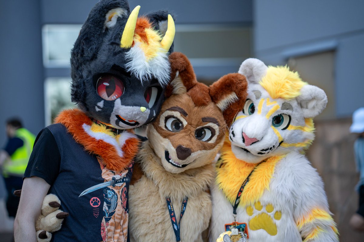 Three idiots in one picture, more likey then you think #FurDU2024 

📷: <a href="/Th3BigLevi/">Leviathan</a>
🐈:me, <a href="/Reien151/">Reien</a>
🐩: <a href="/OzzyDingo/">Ozzy Dingo</a>

 📸 🎨: <a href="/HakPuppeh/">HakPuppeh</a>
