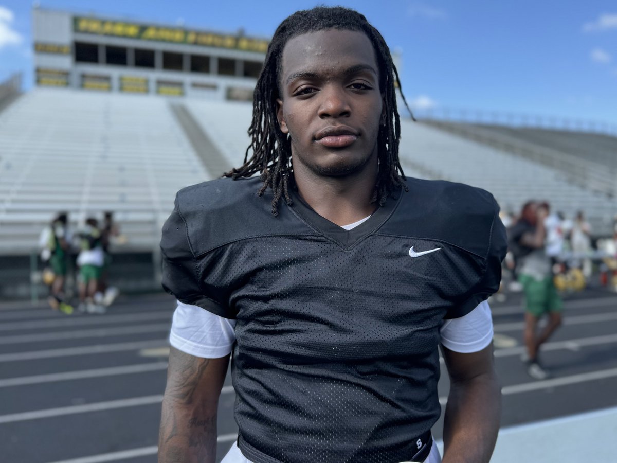 DeSoto 2025 S Sael Reyes as a big, physical ballhawk on the back end of the Eagle defense and quickly made his presence felt in his 1st season with the Eagles in 2023 @reyes_sael | @FootballDesoto | @CoachSweeny | @TA_Recruiting