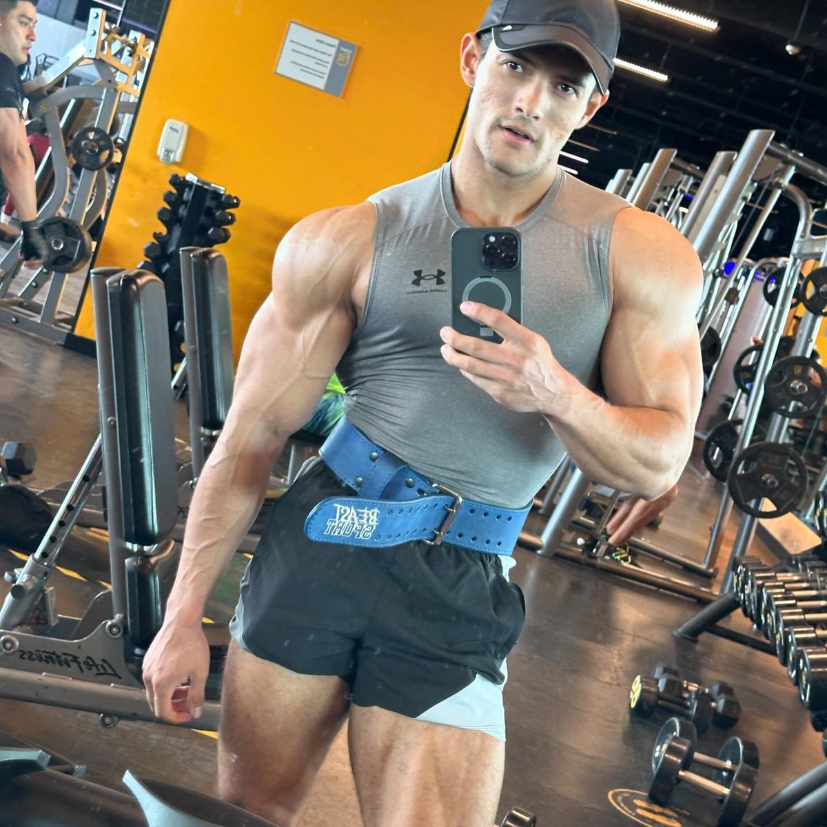 David Mendoza 👑🥇🏆🤵‍♂️Muscle Men Look🏋️‍♂️🤴💪💪🔥 #menshealth #mensfashion #mensphysique #selfiegram #smartfit #mexico @AtlasZebedeo