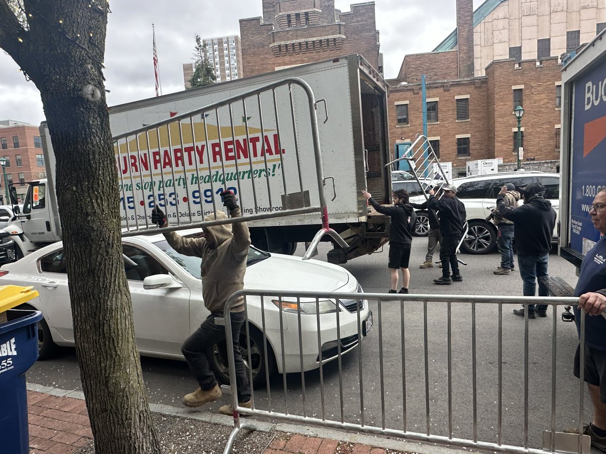 The worst-kept secret is finally confirmed and reportable. President Joe Biden will visit the @MOSTSyracuse tomorrow afternoon to celebrate CHIPS funding for Micron. Barricades were being put up in Armory Square this evening.