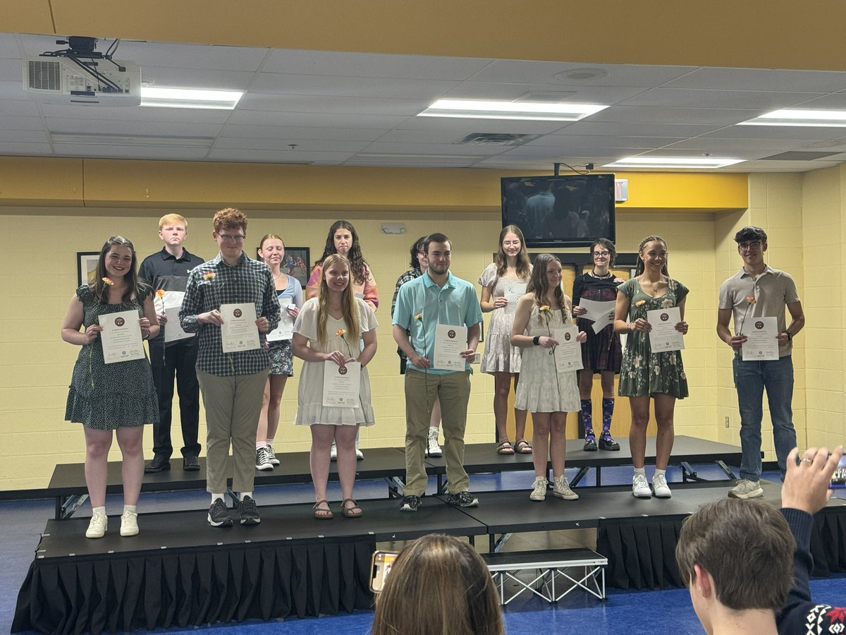 Congratulations to the newest members of the GCHS Spanish &amp; French honor societies!!