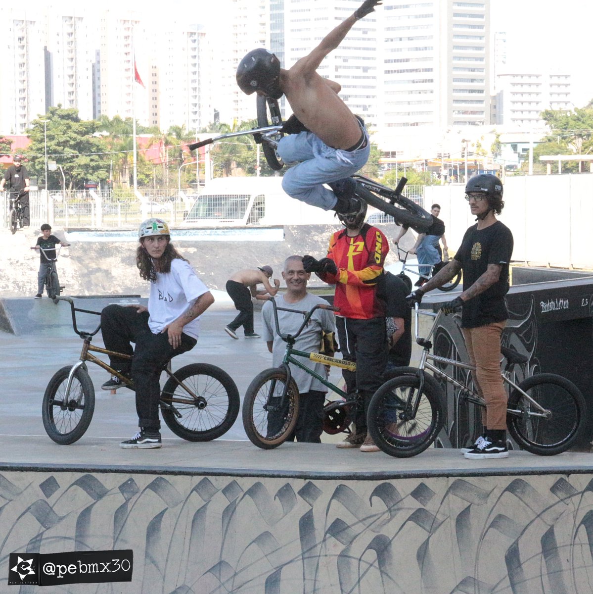 MOGI BMX JAM PART 2' (♠️)
📍Mogi Skate Park📍
@mogiplazaJam_
21-04-24
•
#mogibmxjam #bmxjam #bmxpark #bmxstreet #bmx #bmxtricks #photooftheday #photobmx #bike #photography #photographer #riders #photographylovers #eminentbmxtv  #pebmx30