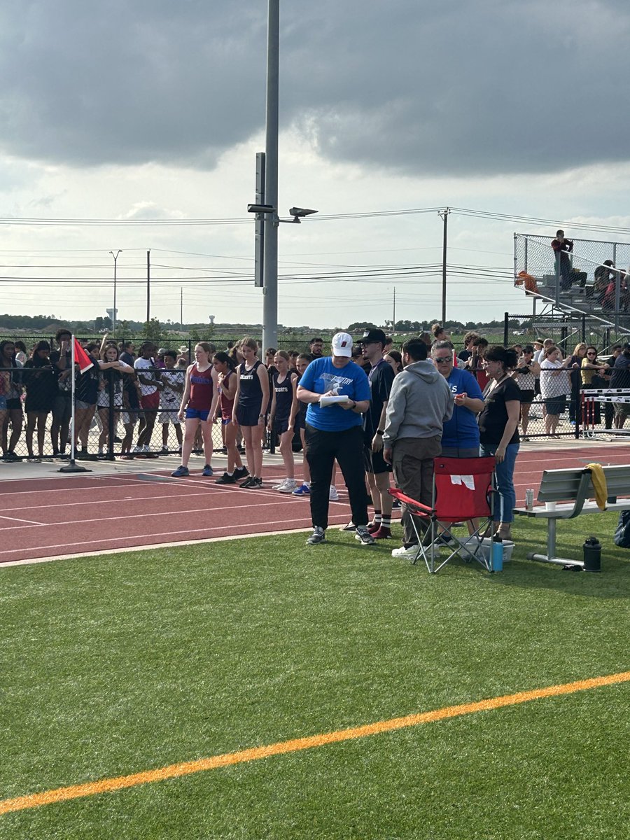 We appreciate all the coaches and volunteers who help make ⁦@bohls_athletics⁩ ⁦@BohlsMiddle⁩ a GREAT meet today! ⁦@CeleMS_PfISD⁩ ⁦@cele_boys⁩ ⁦@KellyLane_MS⁩