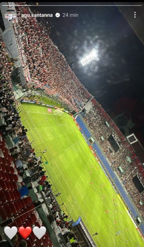 La historia de Sant'Anna me destruye. El tipo luchó contra todos para poder venir a River y ahora ve todos los partidos en un palco porque el técnico no lo manda ni al banco de suplentes.

Realmente duele. No se merece esto.