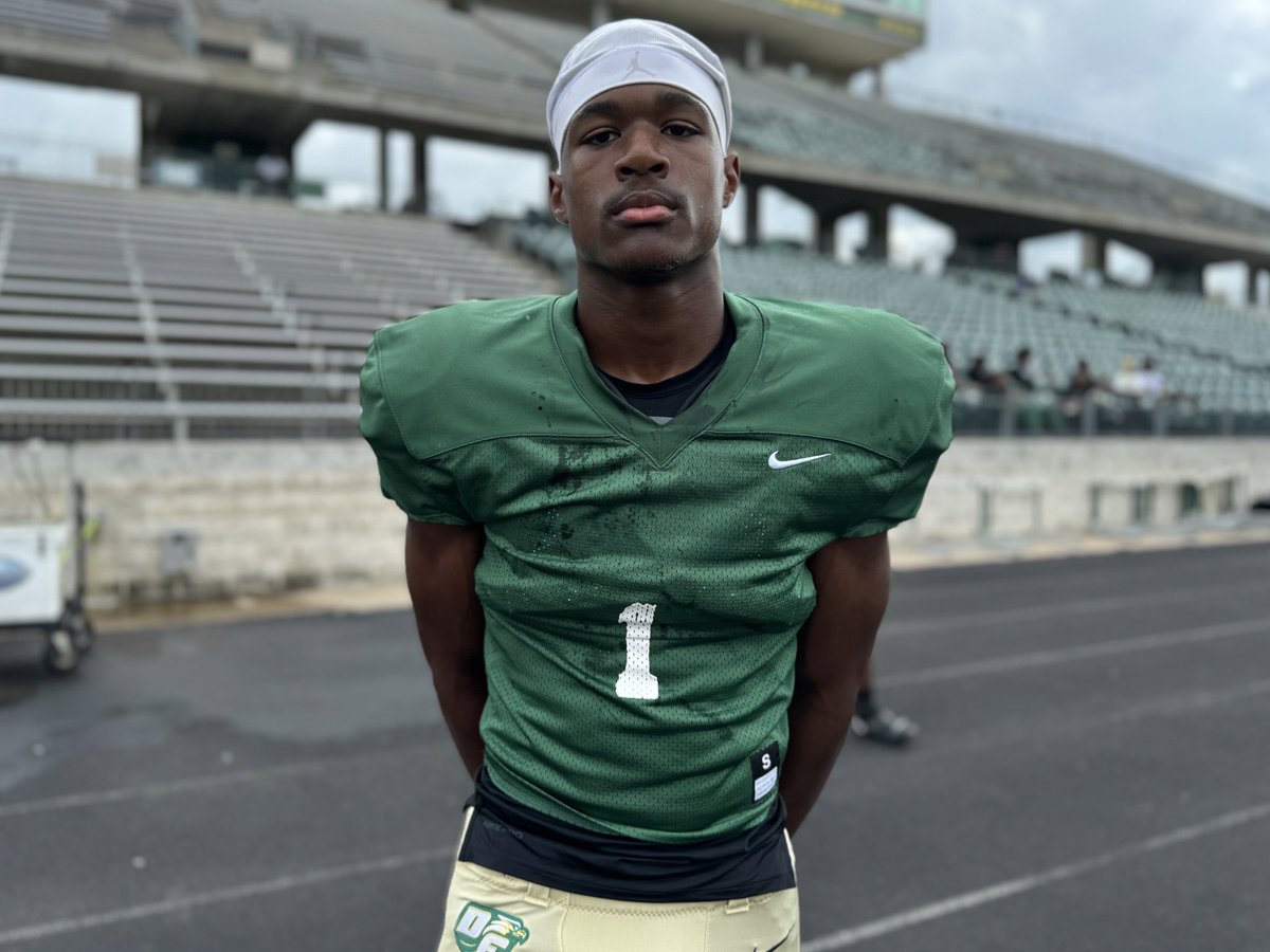 DeSoto 2027 WR Ethan “Boobie” Feaster is already established as a top target for Texas A&M and others. He holds offers from across the country and earned district Off Newcomer honors as a FR in 2023 @BoobieFeaster23 | @FootballDesoto | @CoachSweeny | @TA_Recruiting