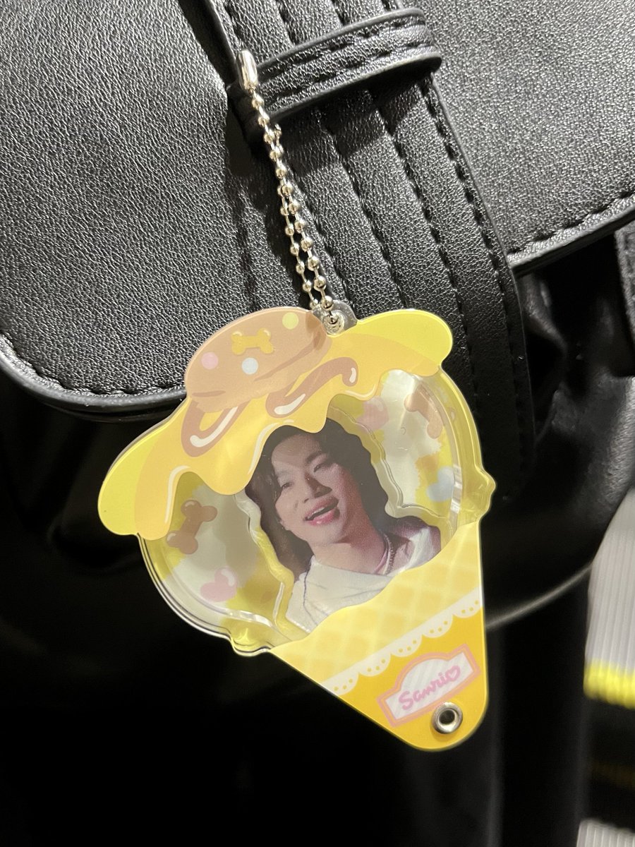 ✨댓댓따리 해시태그 이벤트✨

대성이 생일카페 해시태그
" #난_영원히_너의_빛이야 "를 포함하여 
대성이의 생일을 축하하는 메시지와 컵홀더 사진을 올려주세요-!!
세 분을 추첨해 저희가 제작한 산리오X대성 커스텀 키링(랜덤)을 보내드립니다!!

기간: 4/25(목) ~ 4/28(일) 23:59

#대성 #daesung