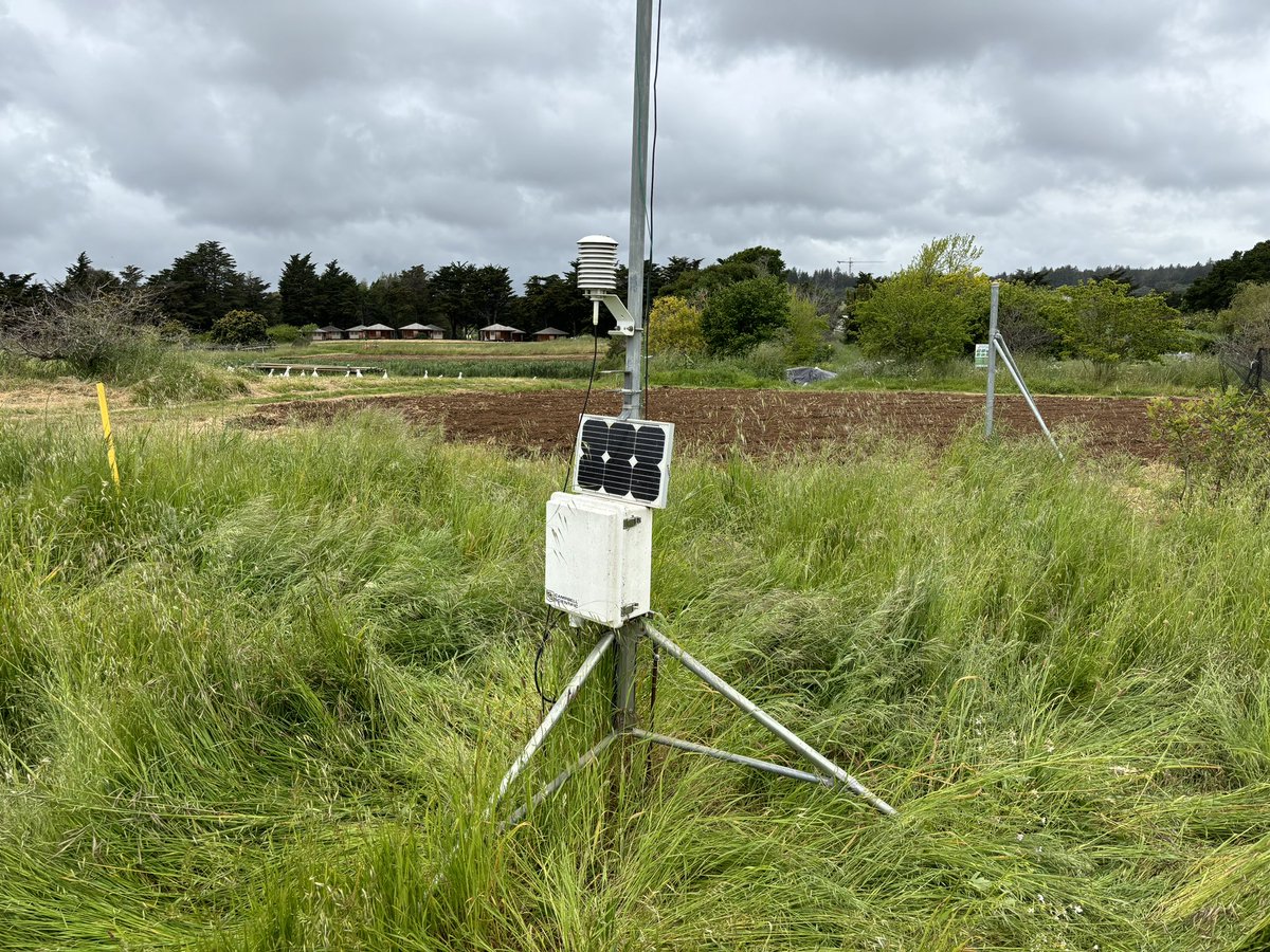 OpuntiaEnergy's tweet photo. Woah, a weather station :0 but our micro-weather station is coming soon so get ready… #ucscfarm https://t.co/yLoW7SFpMq