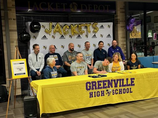 secorsig's tweet photo. So proud of my guy @tjz0414 for signing with @SAUCougarsMBB today!

One of the very first kids I worked with at #MakeShots. It’s going to be one helluva comeback story. 

“Adversity does not build character, it reveals it” - Allen https://t.co/v4mclr46Ax