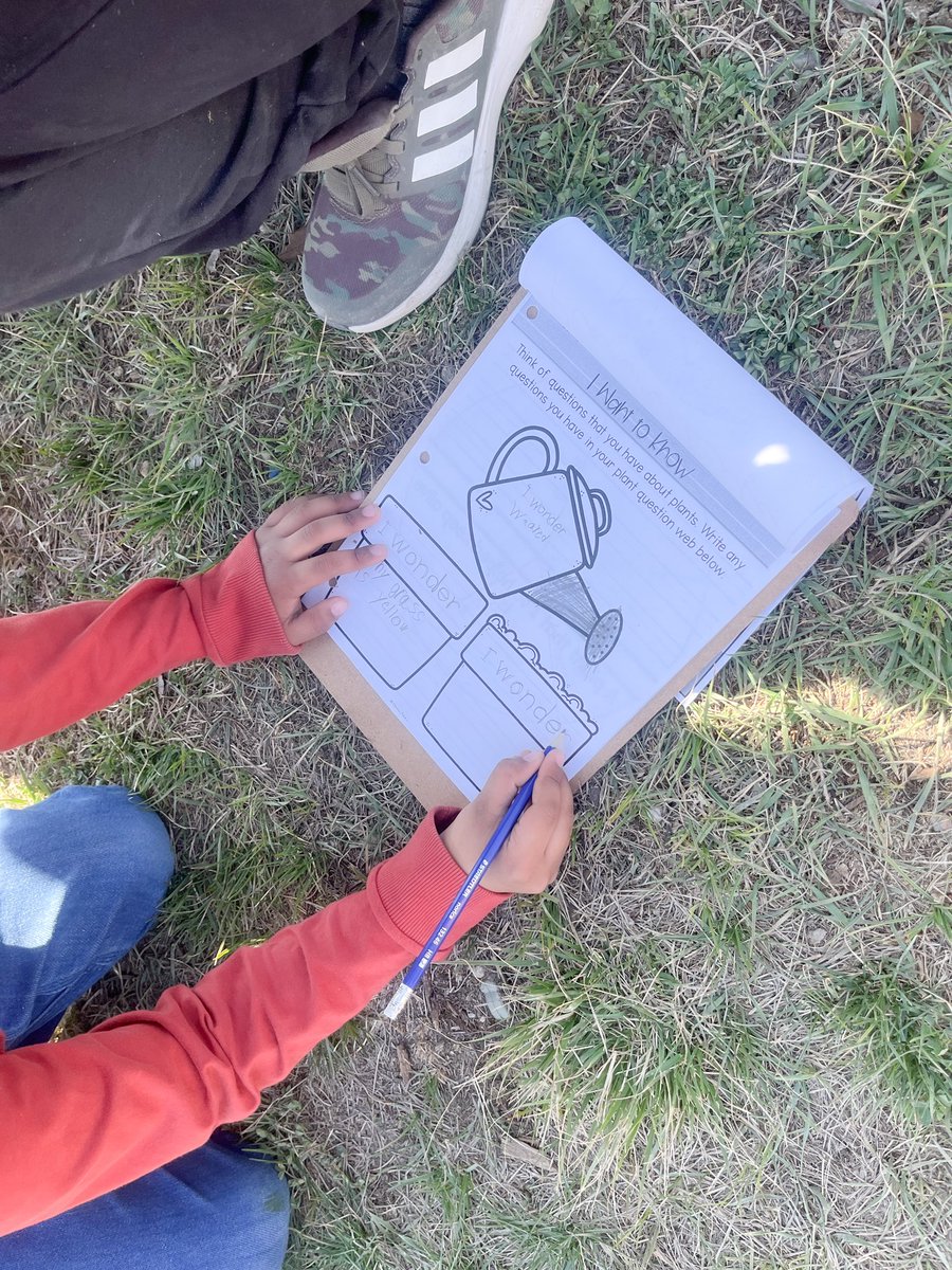 For the last hour of the day, we started our new plants unit outside!☀️ We went on a nature walk and took a close look at the plants outside. Afterwards, students wrote down some questions that they had about plants 🪴  <a href="/RegPublicSchool/">Regina Public Schools</a>