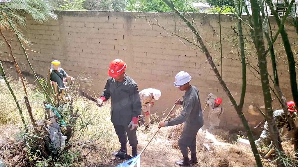 #ZODILAGUAIRA | Milicianos y Milicianas del ADI Guaicamacuto realizaron labores de las #BricomilesEnAcción en la E.I.B. 'Eugenia María Hosto', en la parroquia Carlos Soublette, Centros Educativos dignos para el semillero de la Patria.