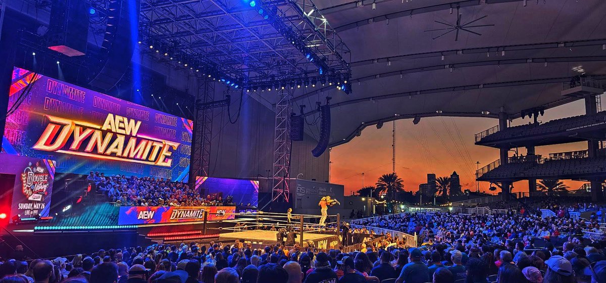 Nothing like a cool sunset, great pro wrestling, and these fine people representing Duuuval!!! #AEWDymamite