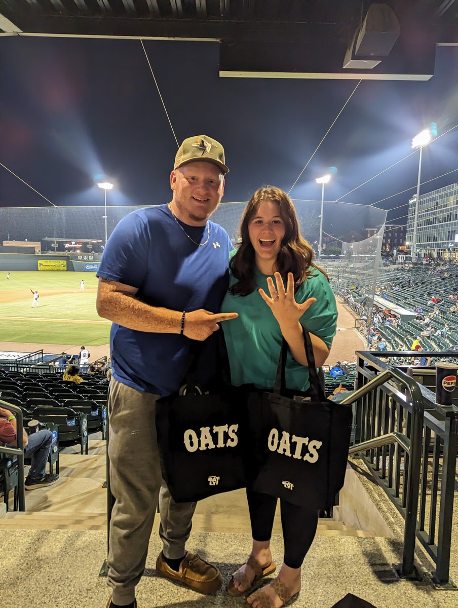 He put a ring on it! 💍♥️ Congratulations to Owen and Kendal who just got engaged at the game tonight! @MiLB, is this the Oat Milkers first engagement?!