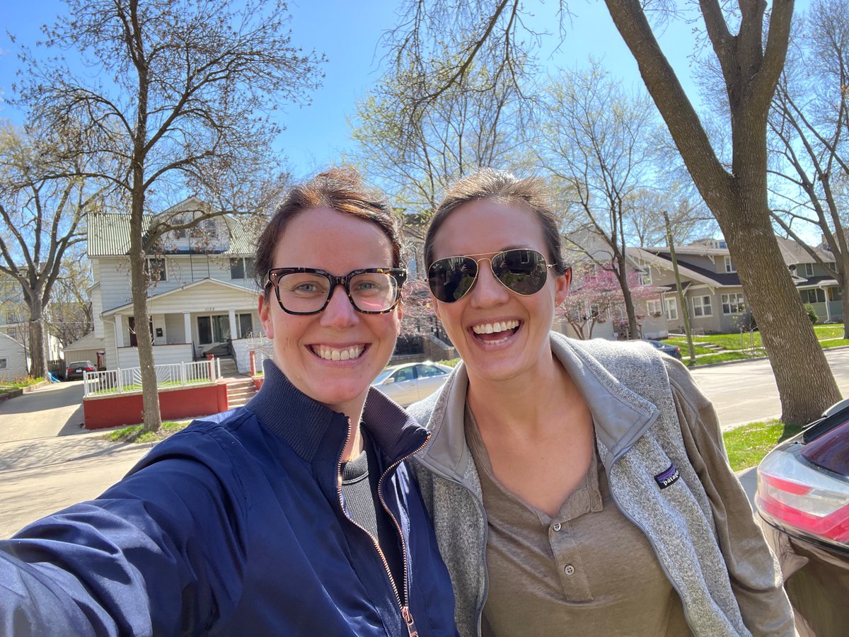 There are few more delightful things in life than an afternoon of good conversation with  an old friend @erin_barreto 

Such anre the invaluable intangibles of professional organizations. Thank you to @MnMshp for the excuse to visit. 

#PharmICU #TwitteRx