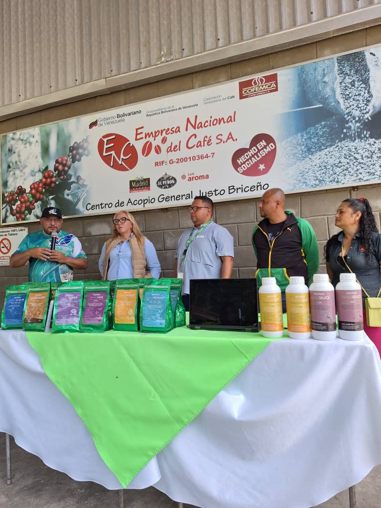 #24Abr || Productores de Antonio Pinto Salinas recibieron capacitación sobre fertilizantes nano quelatados en un taller facilitado por especialistas en la materia gracias al gobierno de @JEHYSONGUZMAN. #SembrandoPatria
