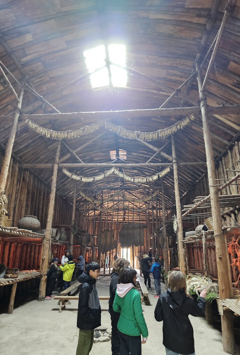LakeshorePS's tweet photo. Today our gr 3 &amp; 4 students visited Crawford Lake, and had the opportunity to explore longhouses and learn about the Wendat Indigenous Peoples’ traditional way of life 💛💙 https://t.co/3p1hT8e8tA