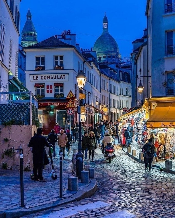 Paris, France 🇫🇷 

Le Consulat, in the neighborhood of Montmartre is an icon of bohemian culture and artistic inspiration, known for its visits from artistic luminaries such as Picasso, Van Gogh, and Toulouse-Lautrec, who once frequented its tables  

📸iamrusselryan