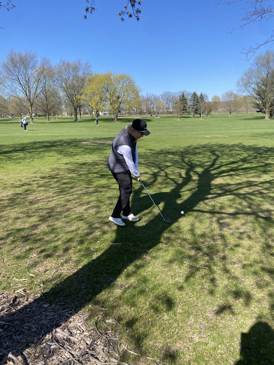 HUHS_BoysGolf's tweet photo. This afternoon the varsity traveled tj @WanakiC and competed in the BC Invitational. We finished 12th out of 21 teams. Next action for the varsity is Monday at Hawthorne Hills GC. #huhs #time2practice https://t.co/LCnz8QHoyq