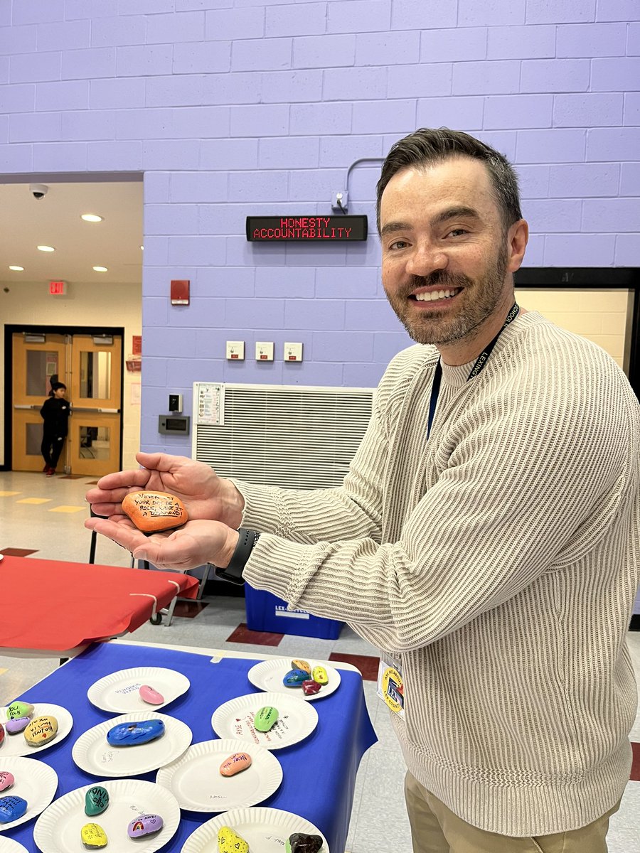 This night would not be possible without the support of wonderful volunteers, our wonderful @PTA_Harrington, and our amazing admins Ms. Daley and Dr. O’Connor! It was also great to see Harrington staff tonight as well! ☺️ @Hawk_Principal @RoryDOConnor @lexingtonsuper @ms_vento12