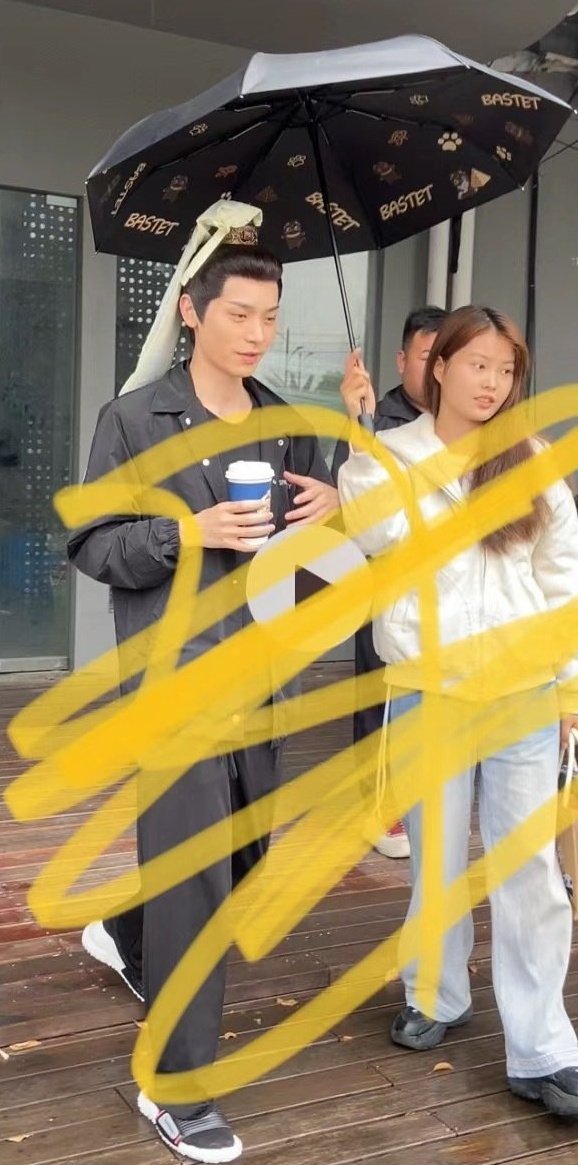 sweetestpalette's tweet photo. Didie and bestie spotted filming fhts yesterday.. they said, Luo Mingjie as 2nd ML role was changed to newbie, and look, he's still here 🎉🎉 https://t.co/ajEXWk9HNb
