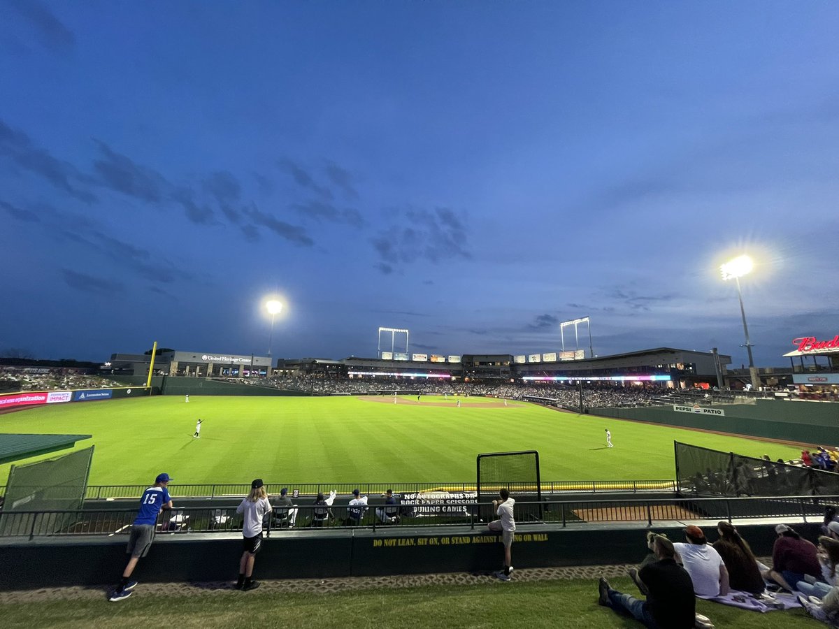 Perfect night for baseball! @katieaims @RRExpress