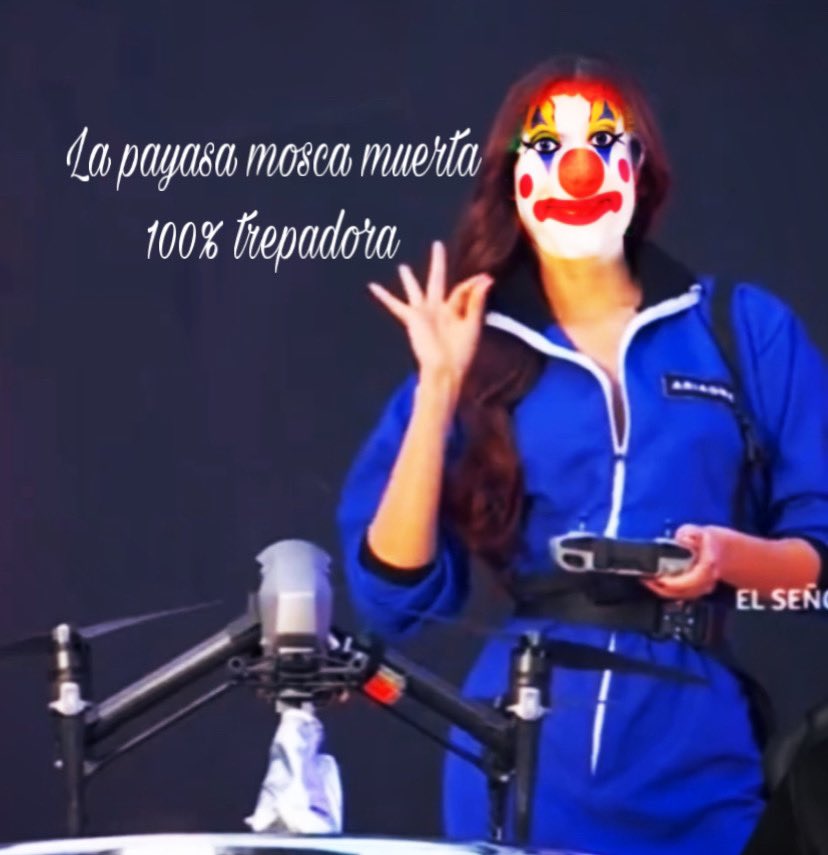 Desmenuzando_'s tweet photo. @ladivaza R I DI C U L O -M A L A G R A D E C I D O
q bueno q te saliste xq afuera estas mostrando tu verdadero yo,y como me hubiera arrepentido ser parte de los votos q te hicieran ganador… sos igual q los  2 manipuladores de ese cuarto https://t.co/7eUOSjQN8k