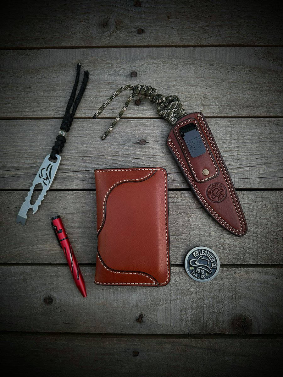 KeithBurriss's tweet photo. Drifter wallet and Mini Speed Goat is the EDC today! What is yours ? https://t.co/oHJwdLTcLE https://t.co/nAViJYMy4v