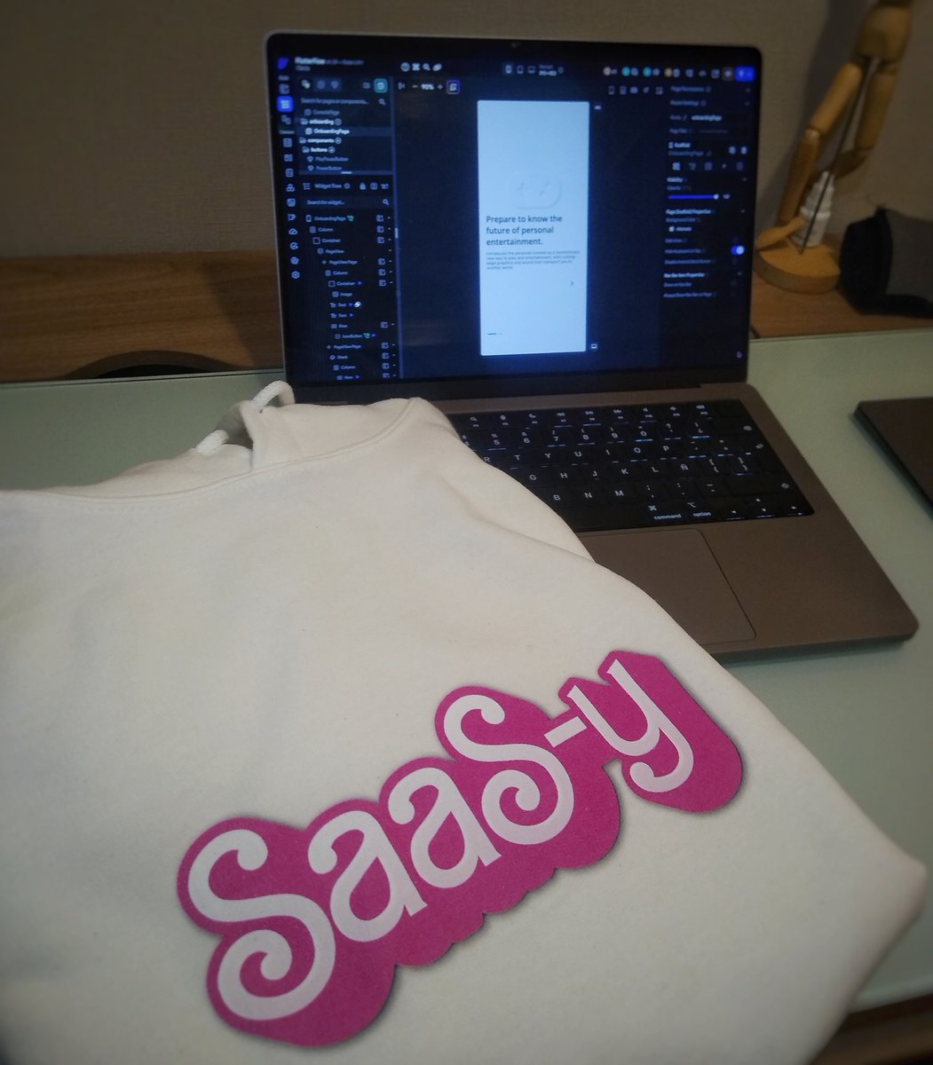 Rart3001's tweet image. 🆙Level up wife points!  I surprised my wife with a custom-designed hooded sweatshirt made with ❤️ on FabricFlow: fabricflow.io by the awesome @flutterflow team! Thank you very much! #FabricFlow